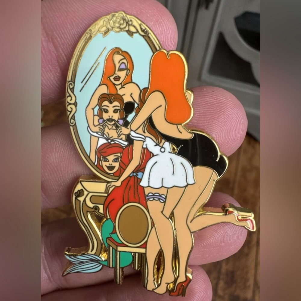 Disney Jessica Rabbit Dressing In Mirror With Belle And Ariel Fantasy Pin LE 60